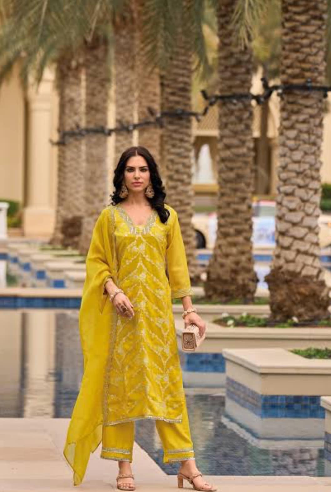 Shimmer & Shine -Yellow